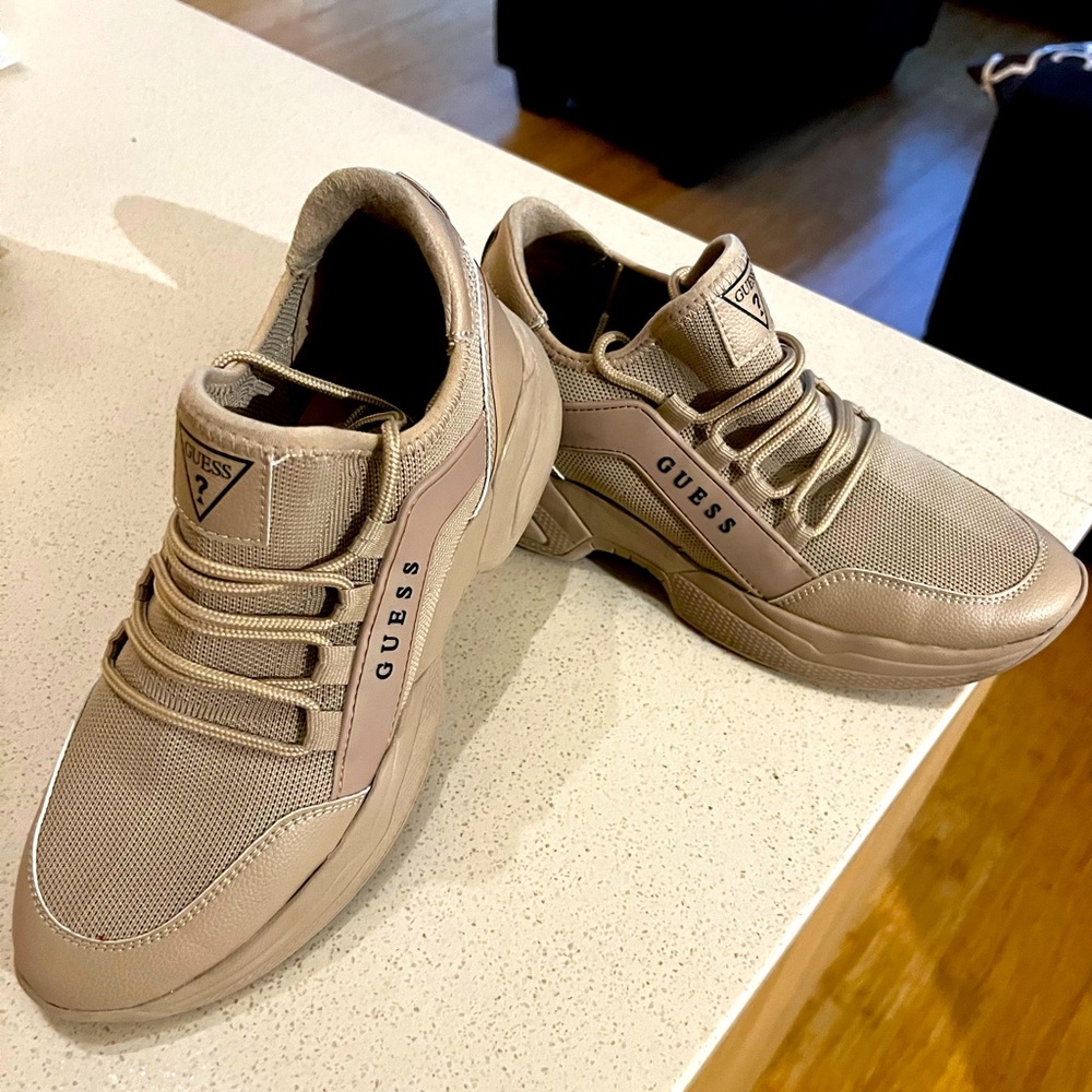 Guess shoes, beige/tangerine color, size 39, worn twice, very good condition.